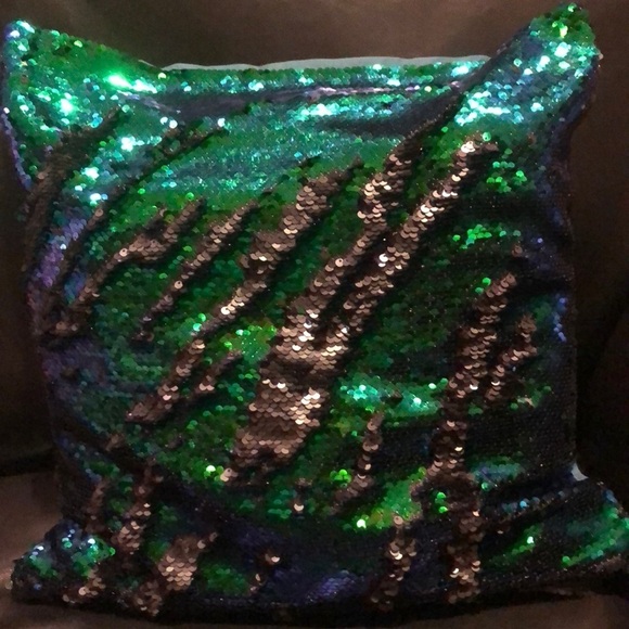 2 color change Sequin Pillow Cases NWOTS - Picture 4 of 10